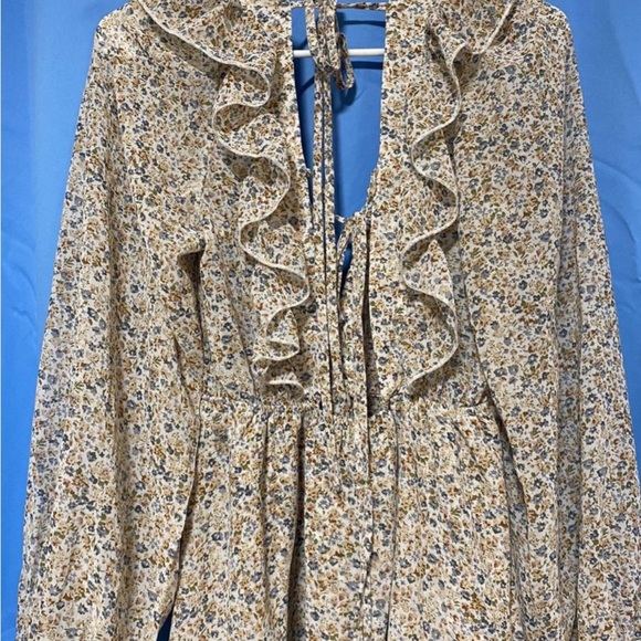 Prettylittlething dress
Size 6
Super cute
New - Picture 2 of 11